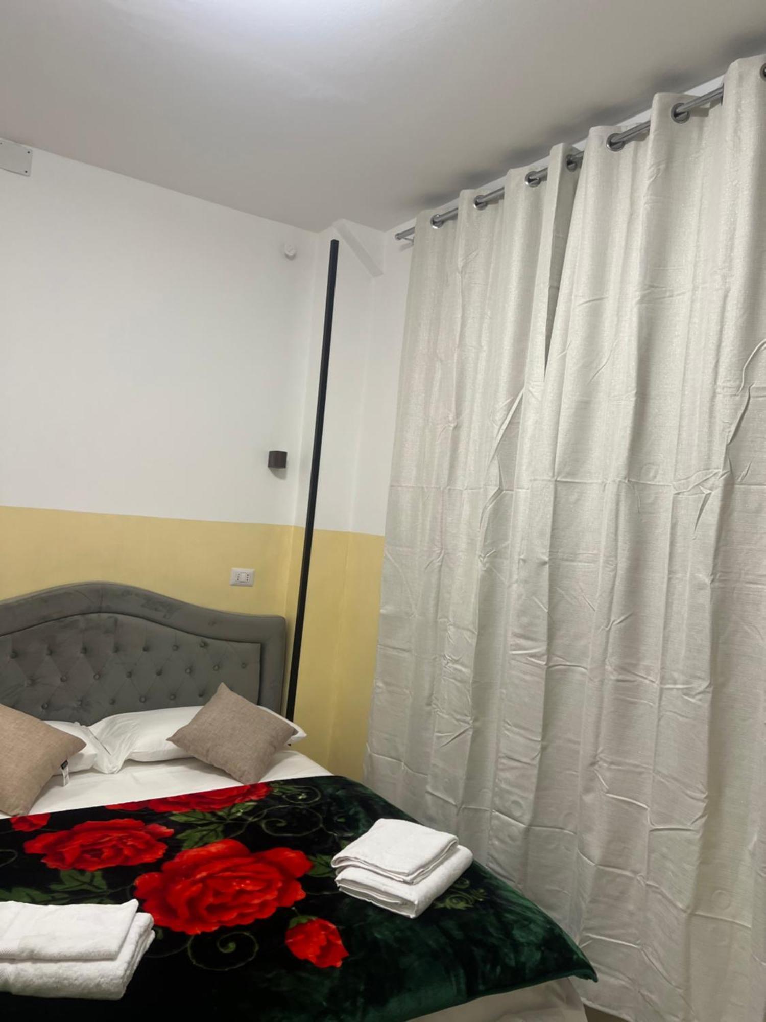 Bed and Breakfast Turati Termini Roma Esterno foto
