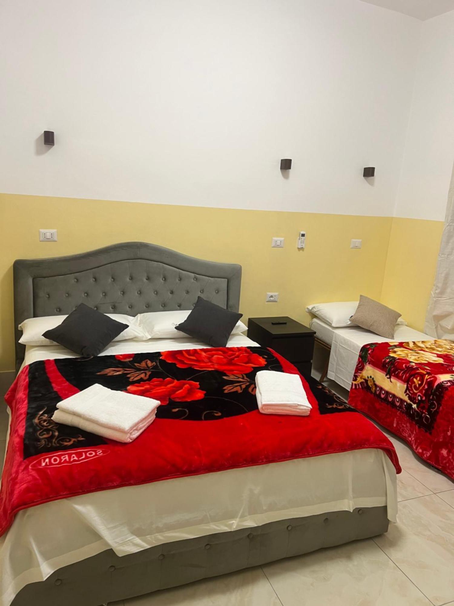 Bed and Breakfast Turati Termini Roma Esterno foto